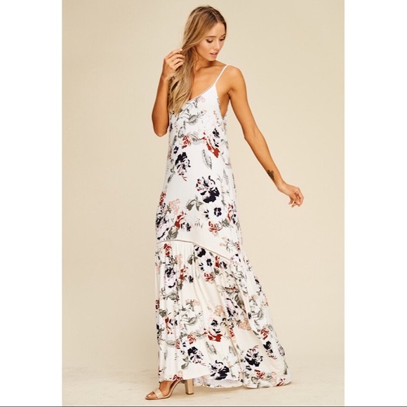 ✨Final✨Beautiful Maxi Dress In Ivory - Picture 2 of 4